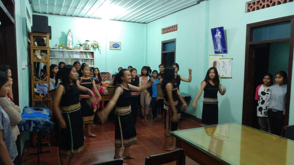 Traditional Hmong Dance